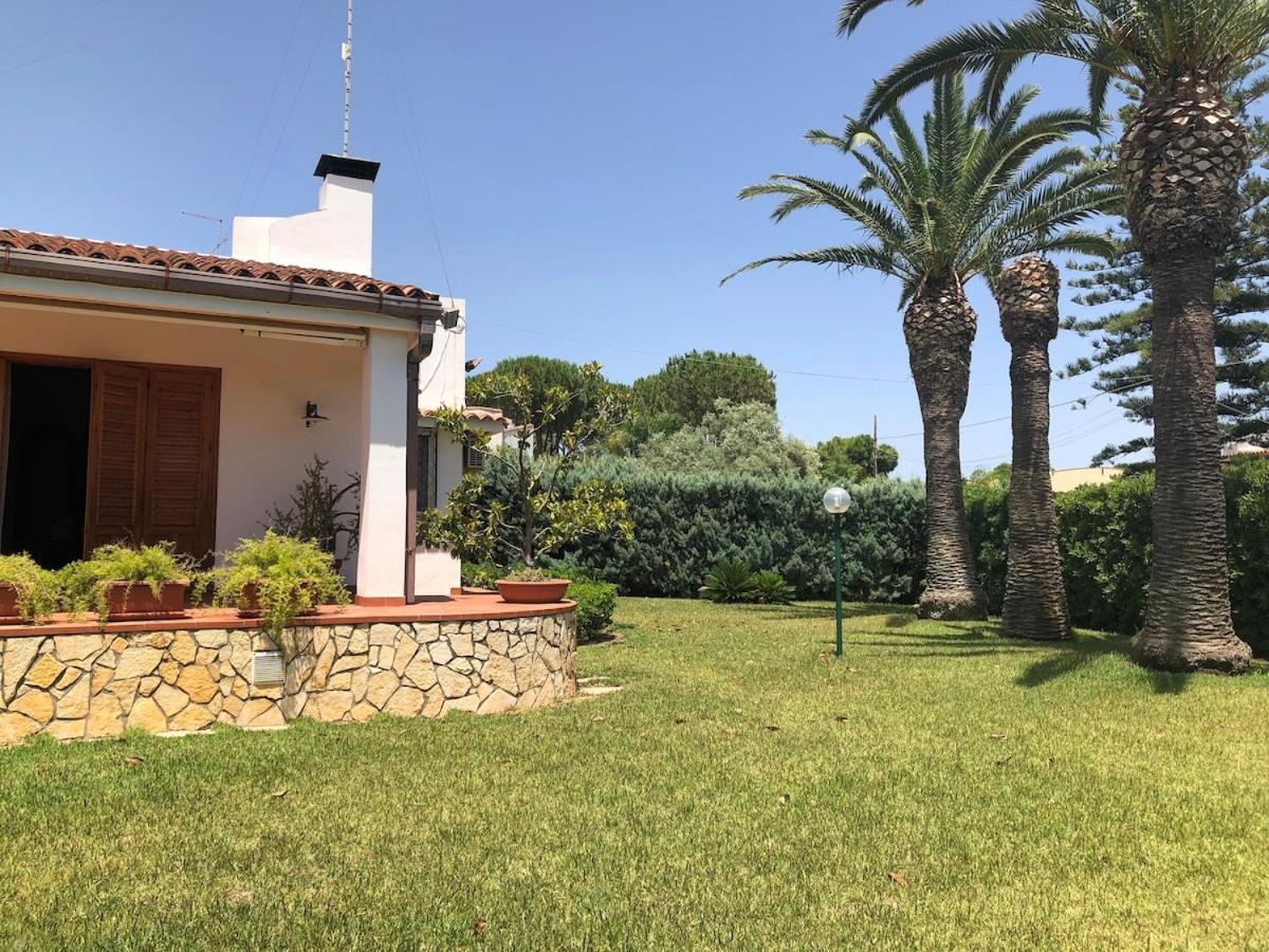 Le Tre Palme Fontane Bianche Exterior foto
